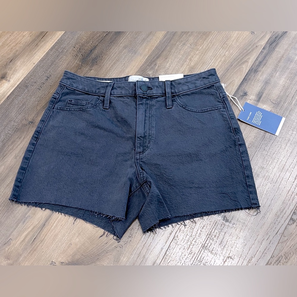 🐝 NWT Womens Universal Thread High Rise Vintage Midi Shorts Black Size 4 🐝